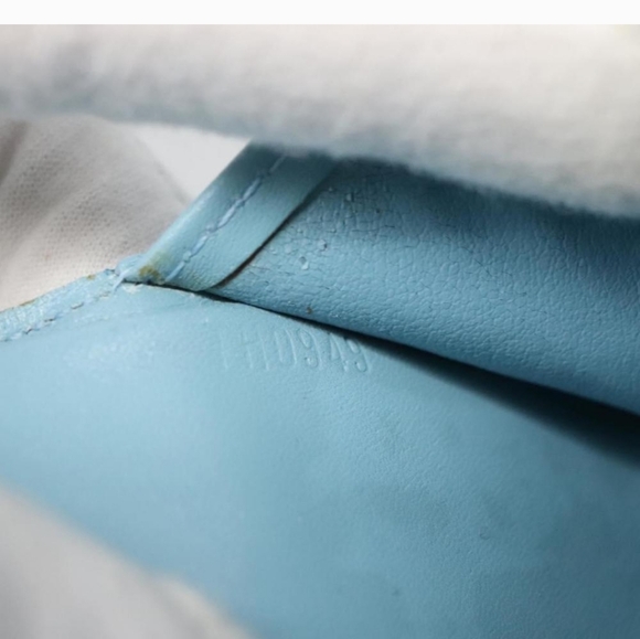 Louis Vuitton Light Green Patent Orginizer/cardholder Wallet - Picture 5 of 11